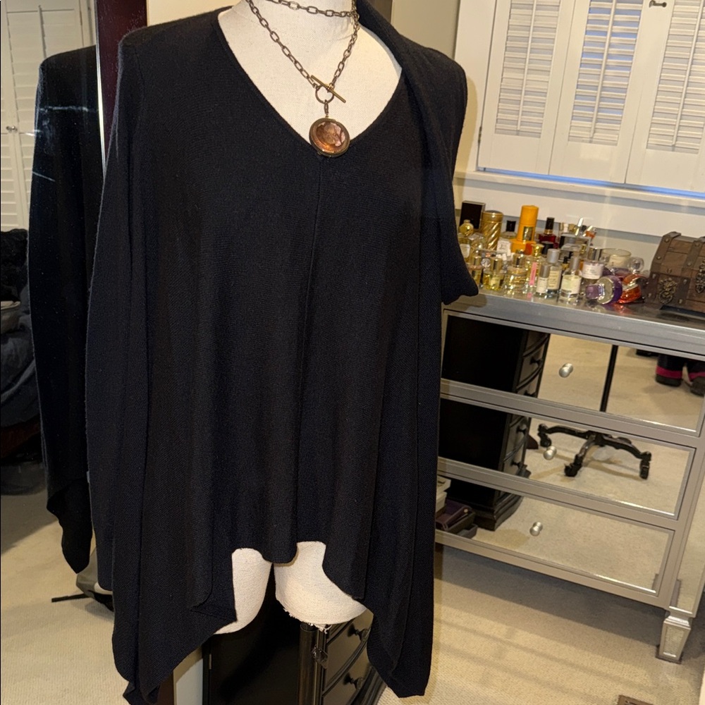 100% Cashmere Garnet Hill black V-neck high low asymmetrical trapeze like new!!